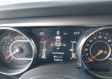 2018 Jeep Wrangler Unlimited Sahara 4X4 из США, поврежденный, VIN 1C4HJXEN8JW329816